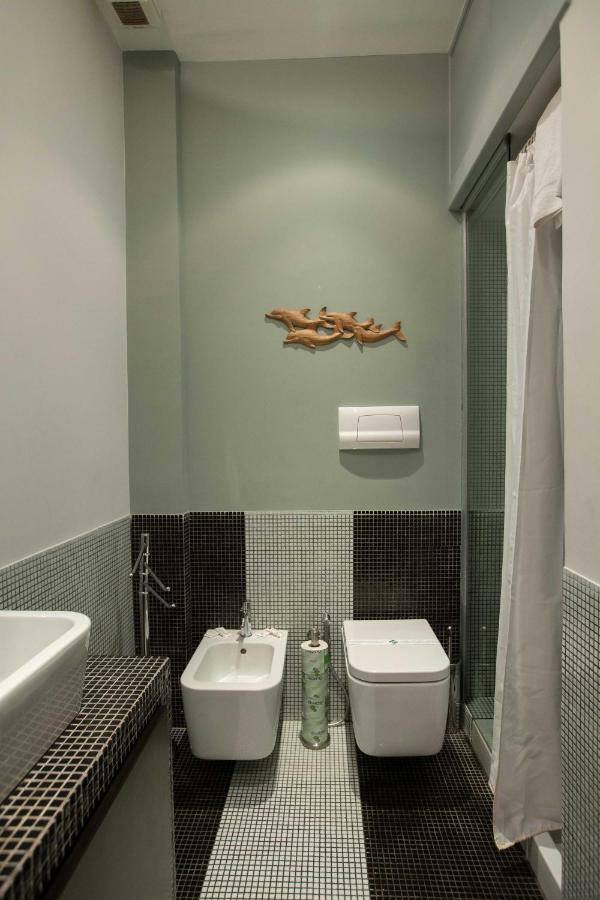 Two Sisters Suites Неаполь Экстерьер фото