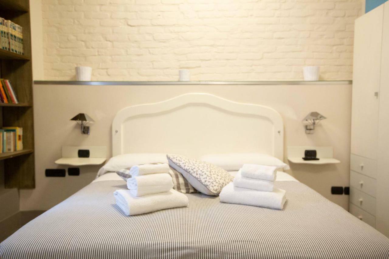 Two Sisters Suites Неаполь Экстерьер фото