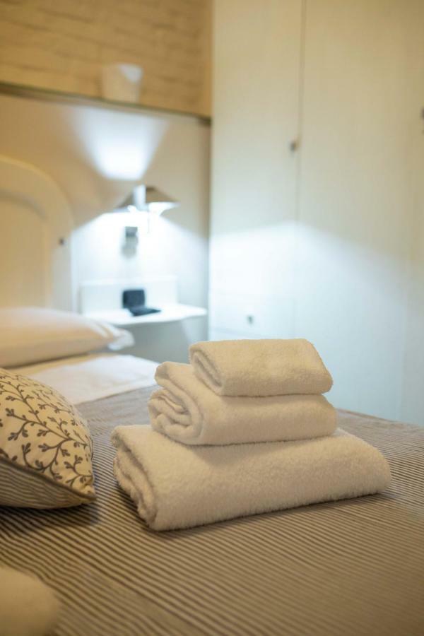 Two Sisters Suites Неаполь Экстерьер фото